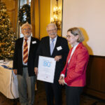 Preisverleihung des "Engagementpreis 80plus" an Karl Heinz Möhrmann durch Dr. Jürgen Rembold und Petra Weritz-Hanf. Quelle: Stiftung ProAlter